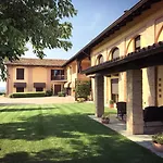 Cascina Cortine Bed & Breakfast 4*