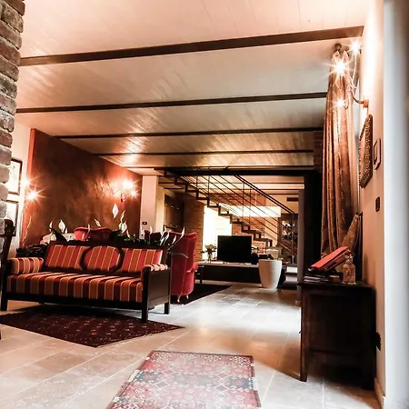 Cascina Cortine Bed & Breakfast Guarene
