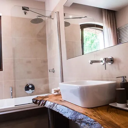 Cascina Cortine 4* Guarene