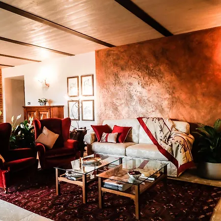 Cascina Cortine Alojamento de Acomodação e Pequeno-almoço Guarene