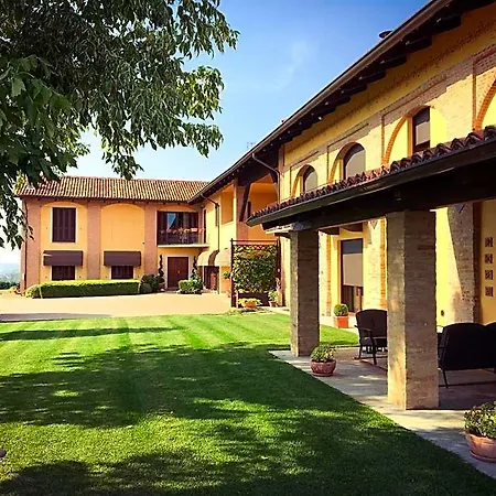 Cascina Cortine Bed & Breakfast 4*