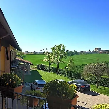 Cascina Cortine Bed & Breakfast 4*
