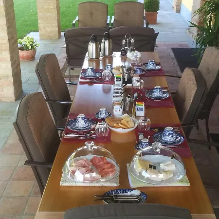 Cascina Cortine Bed & Breakfast Guarene